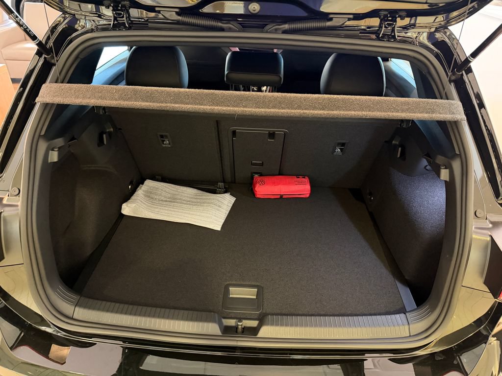 New 2026 Volkswagen GTI SE FWD image 26
