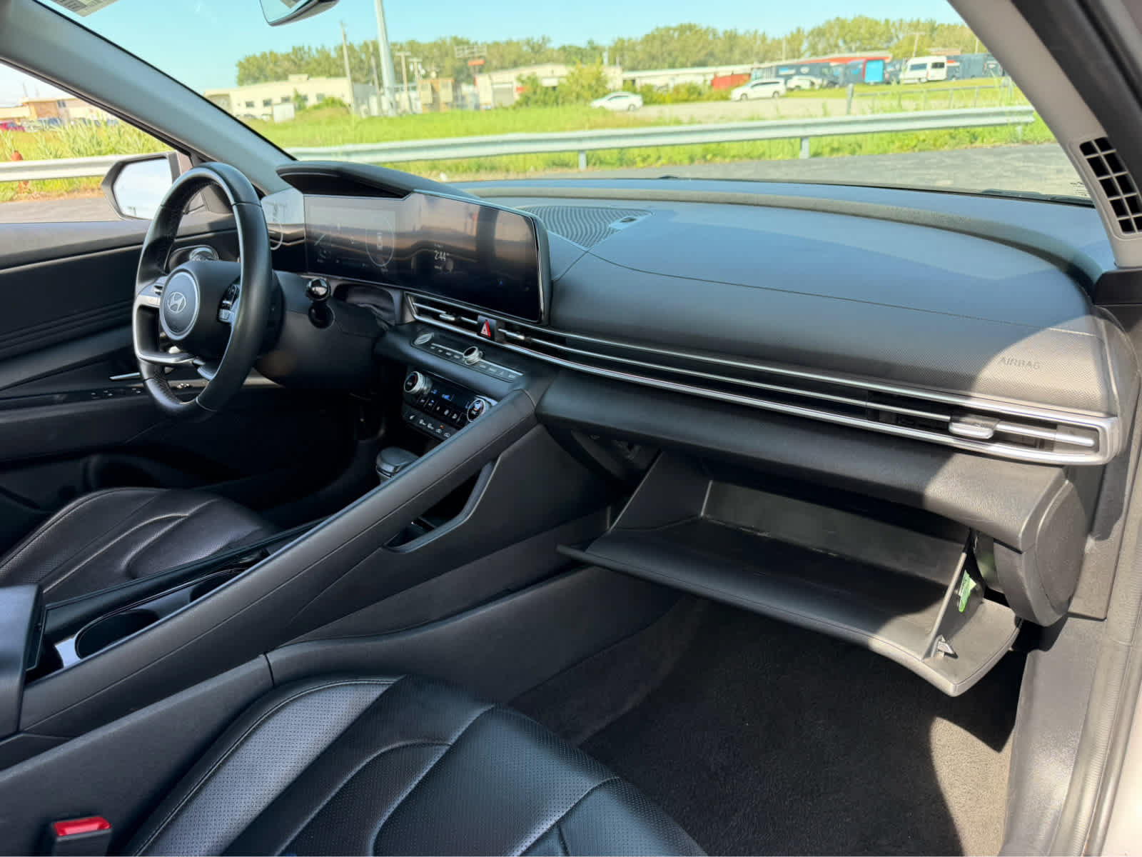 Used 2024 Hyundai Elantra Limited FWD image 11
