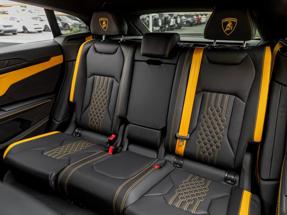 Used 2026 Lamborghini Urus SE AWD/4WD image 21