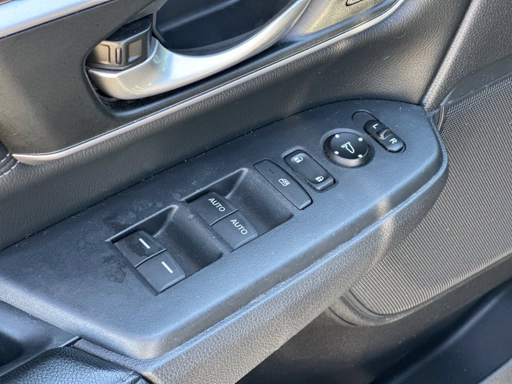 Used 2017 Honda CR-V Touring image 17