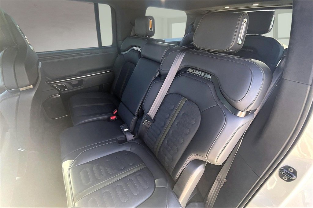 Used 2024 Rivian R1S Adventure image 27