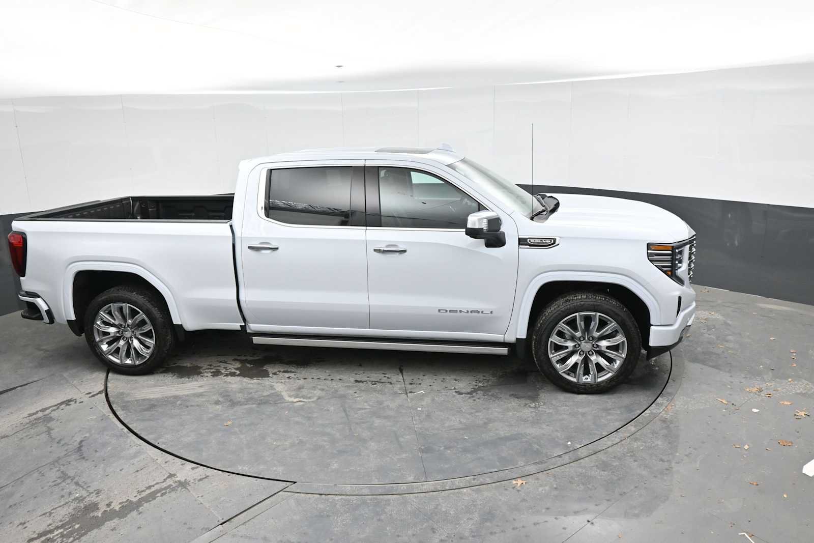 New 2026 GMC Sierra 1500 Denali w/ Denali Reserve Package AWD/4WD image 19