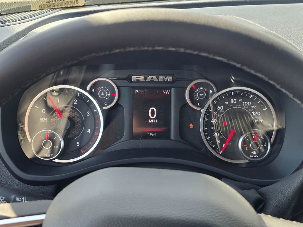 New 2026 RAM 3500 Big Horn AWD/4WD image 17