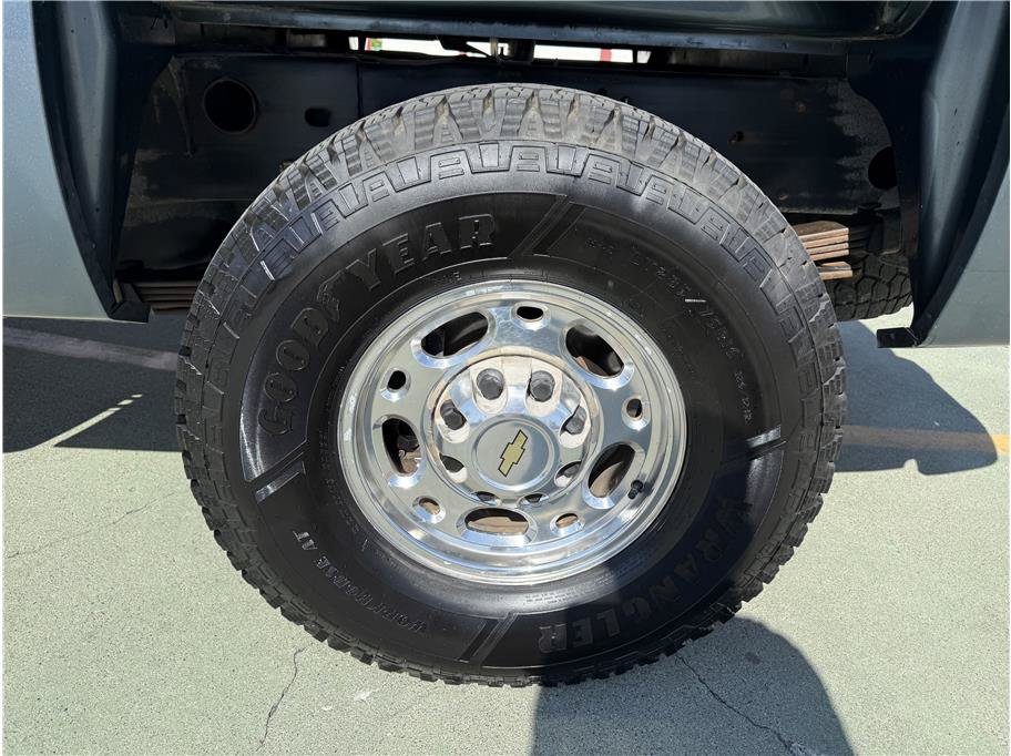 Used 2008 Chevrolet Silverado 2500 LT w/ 1LT Convenience Package AWD/4WD image 10