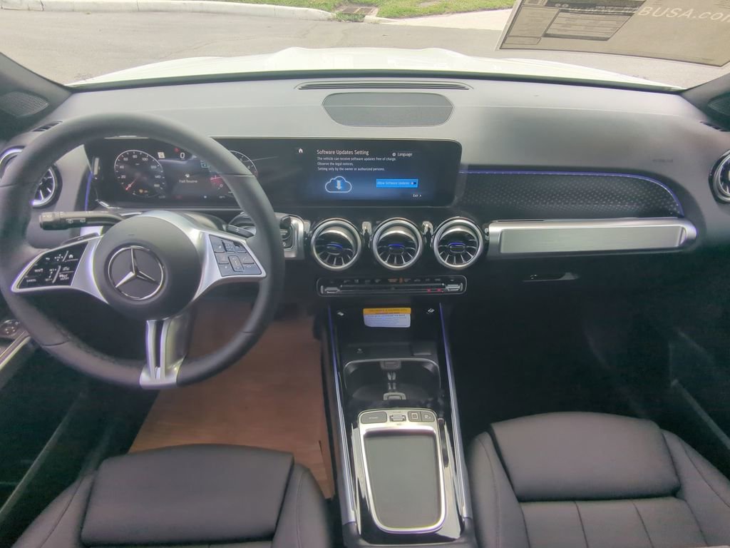 New 2025 Mercedes-Benz GLB 250 GLB 250 image 2