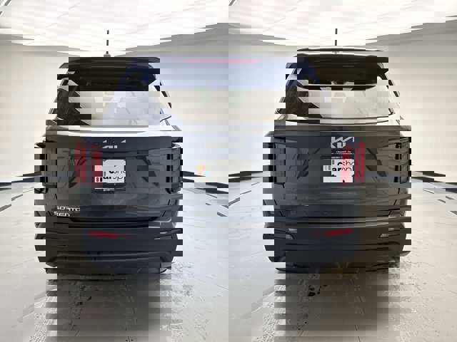 Used 2023 Kia Sorento LX image 4