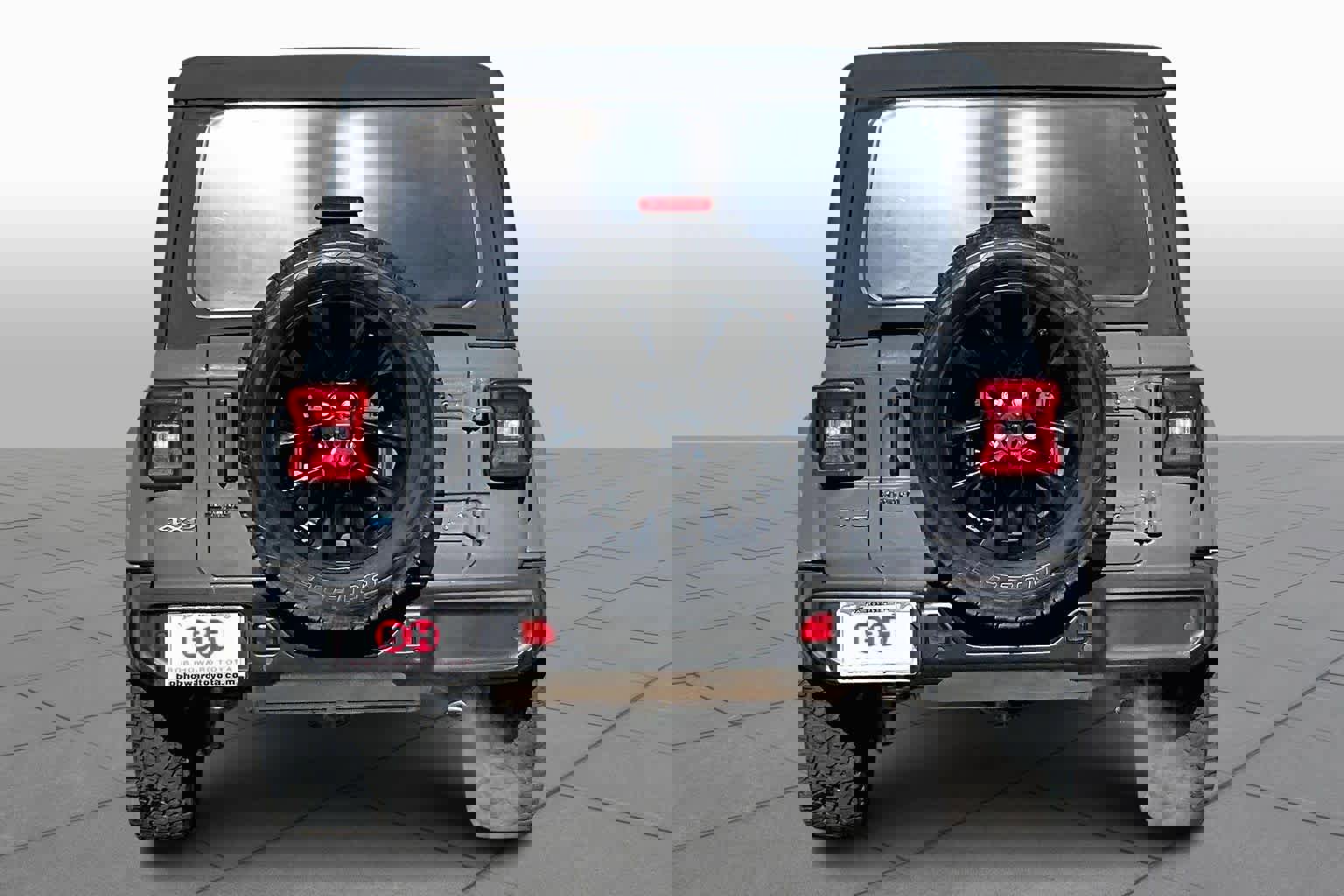 Used 2021 Jeep Wrangler Unlimited Sahara w/ Safety Group image 4