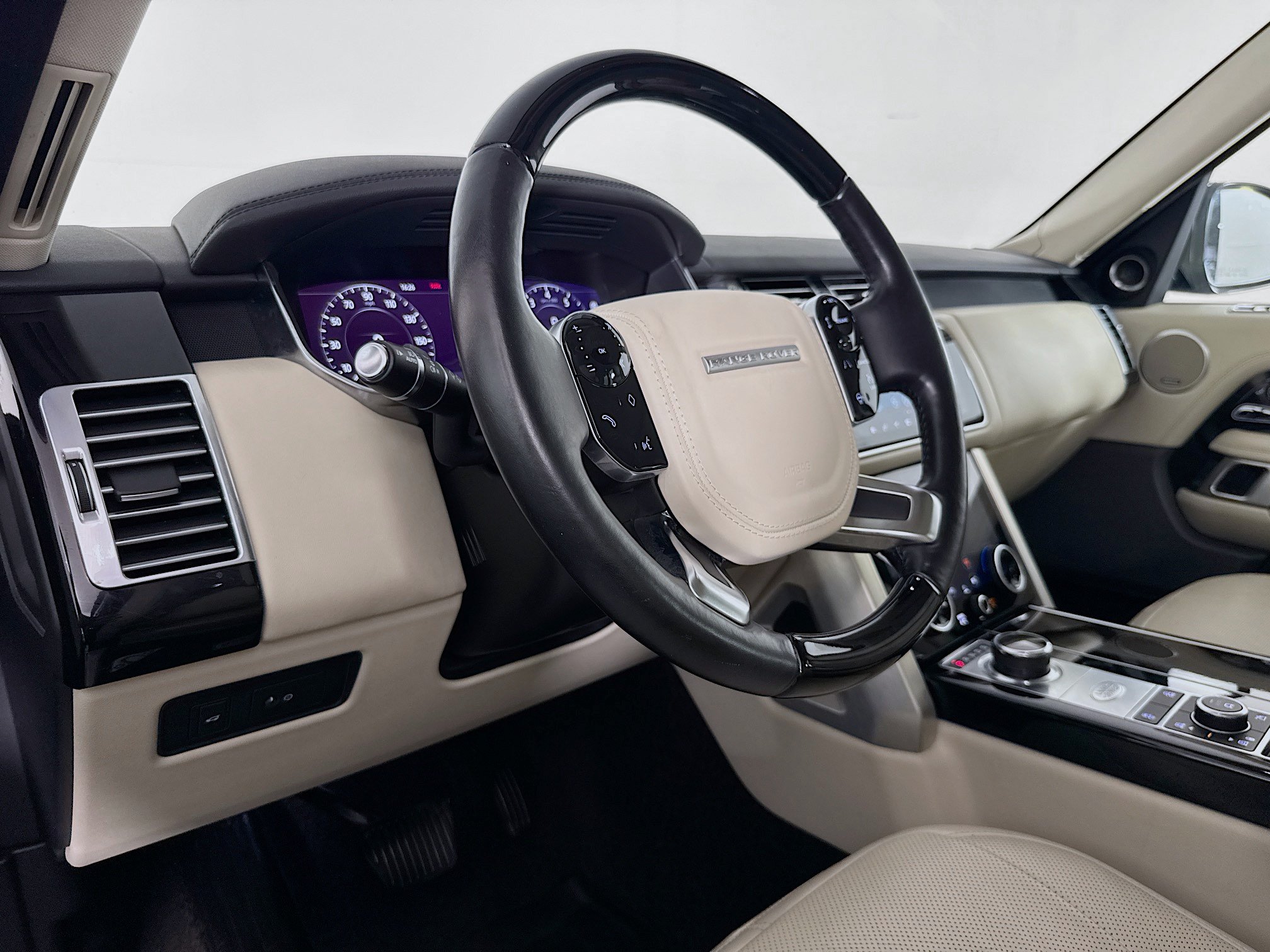Used 2019 Land Rover Range Rover Supercharged AWD/4WD image 21