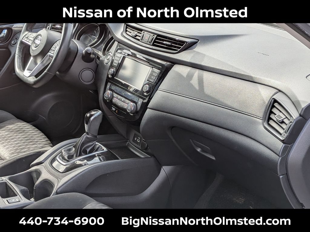 Used 2018 Nissan Rogue SV AWD/4WD image 27