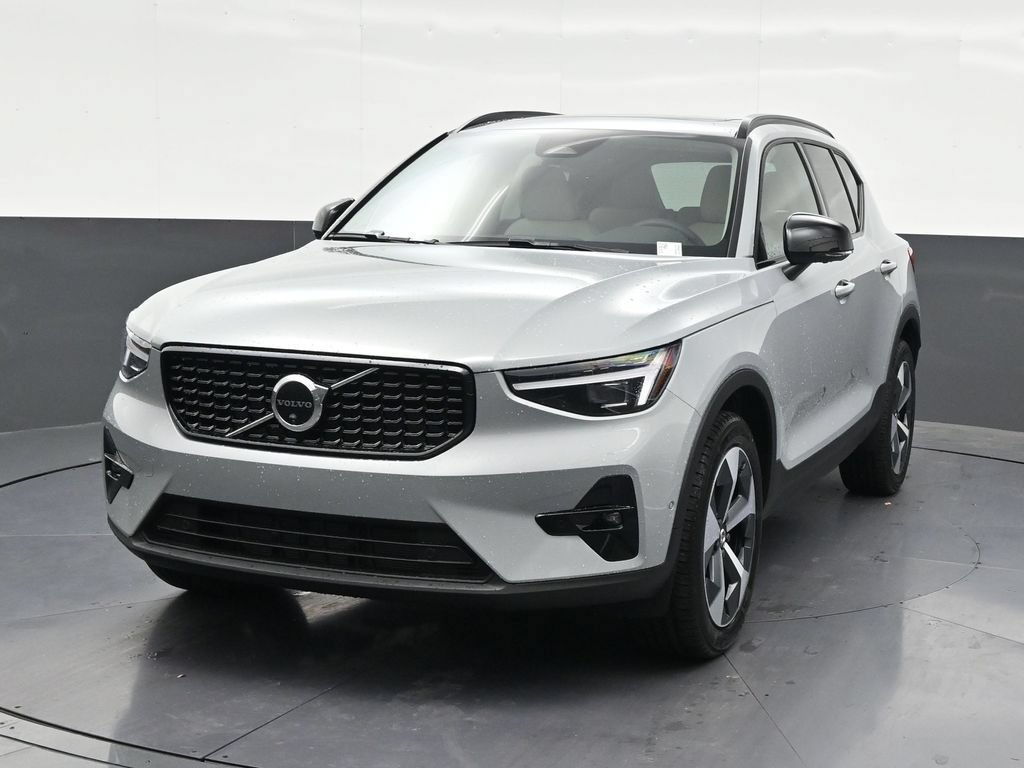 New 2026 Volvo XC40 B5 Plus w/ Protection Package Premier AWD/4WD image 8
