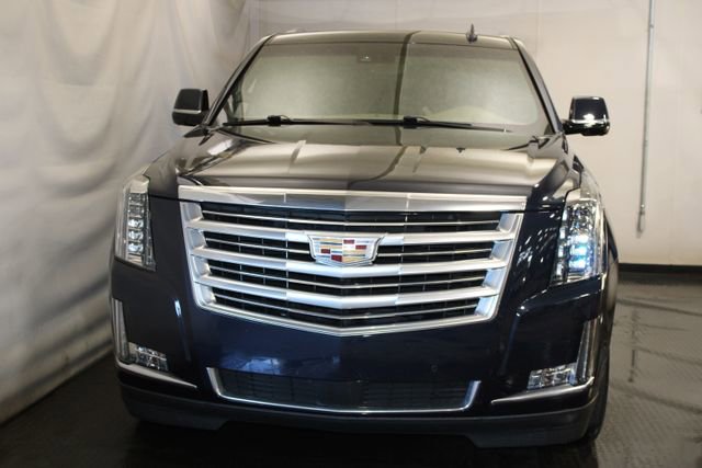 Used 2019 Cadillac Escalade Platinum AWD/4WD image 3