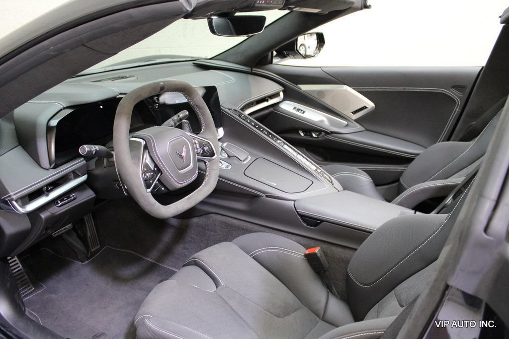 Used 2024 Chevrolet Corvette Stingray Premium Conv w/ Z51 Performance Package RWD image 30