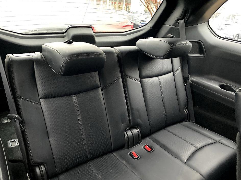 Used 2020 Nissan Pathfinder Platinum image 14