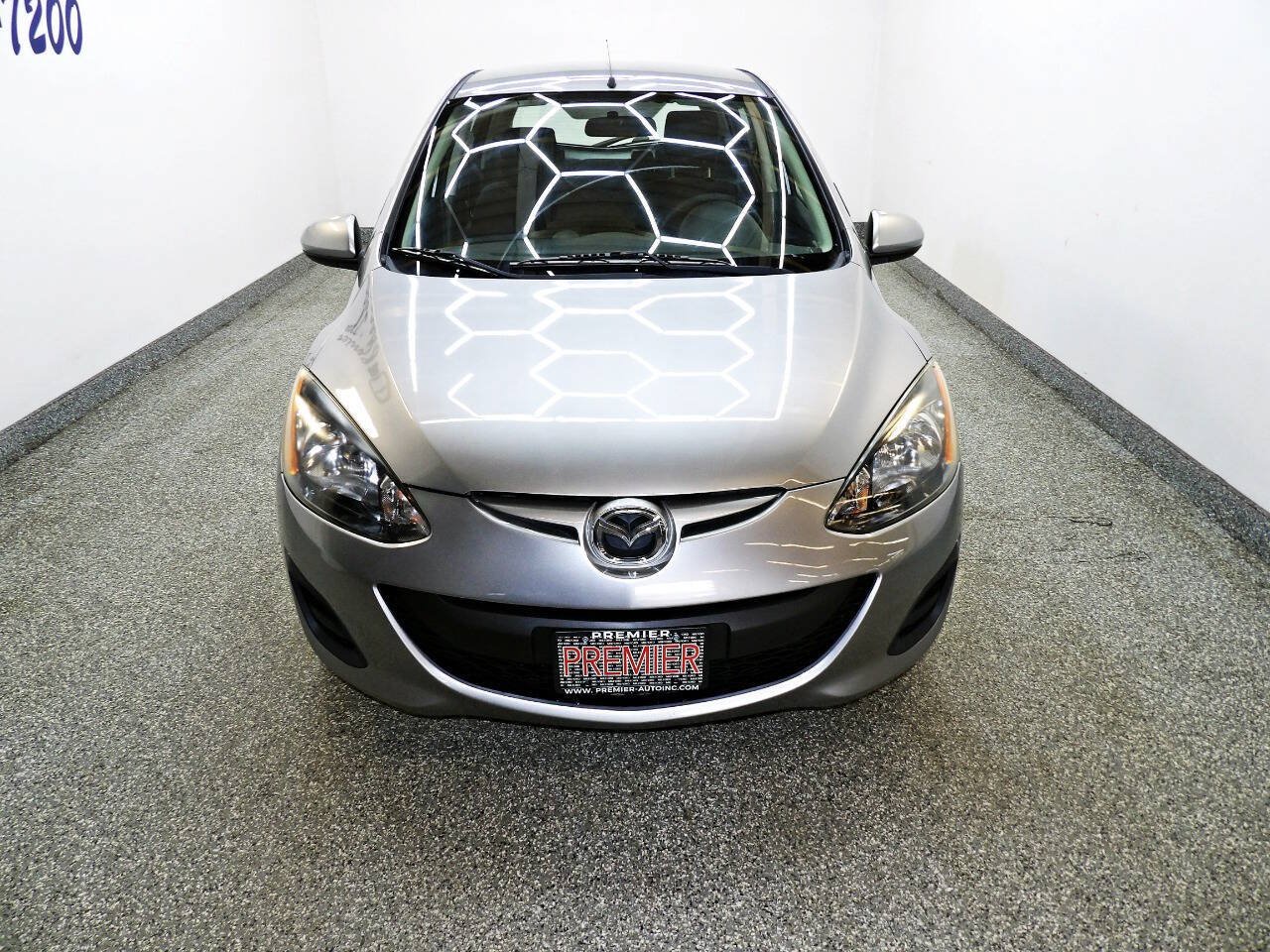 Used 2013 MAZDA MAZDA2 Sport FWD image 2