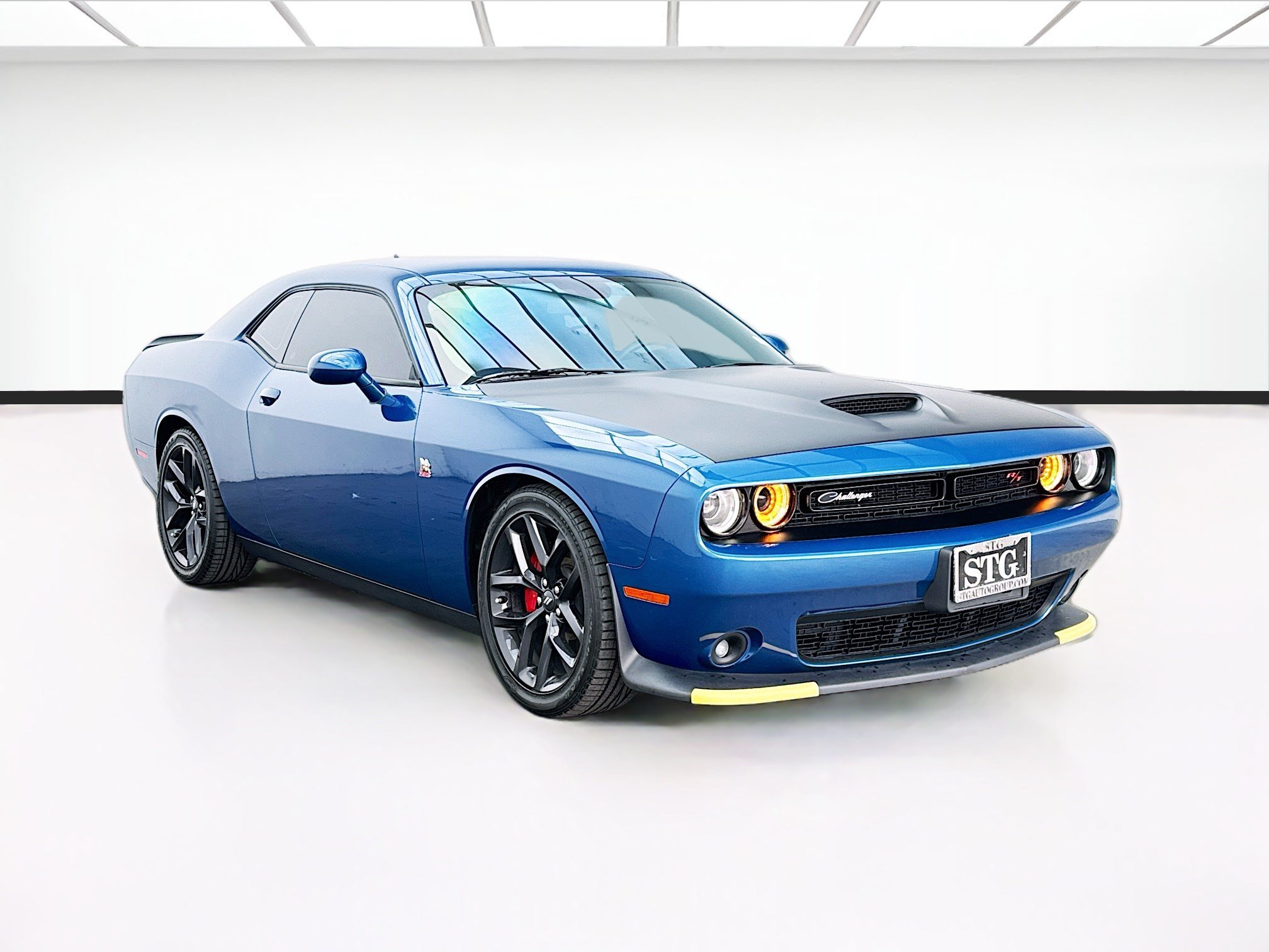Used 2021 Dodge Challenger GT w/ Driver Convenience Group RWD image 3