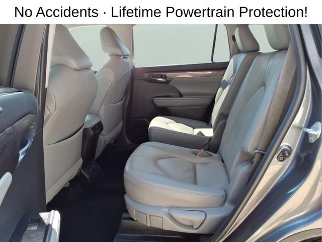 Used 2021 Toyota Highlander Limited image 23