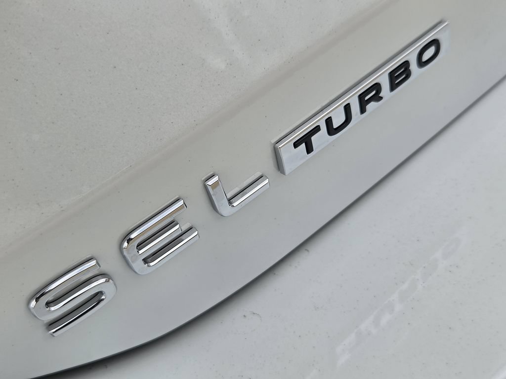 New 2026 Volkswagen Tiguan SEL R-Line AWD/4WD image 9