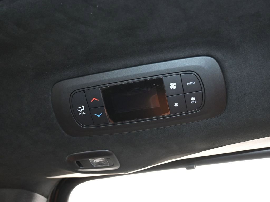 New 2026 Chrysler Pacifica Pinnacle image 31