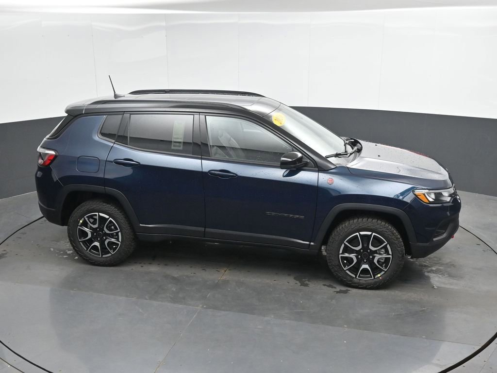New 2026 Jeep Compass Trailhawk AWD/4WD image 32