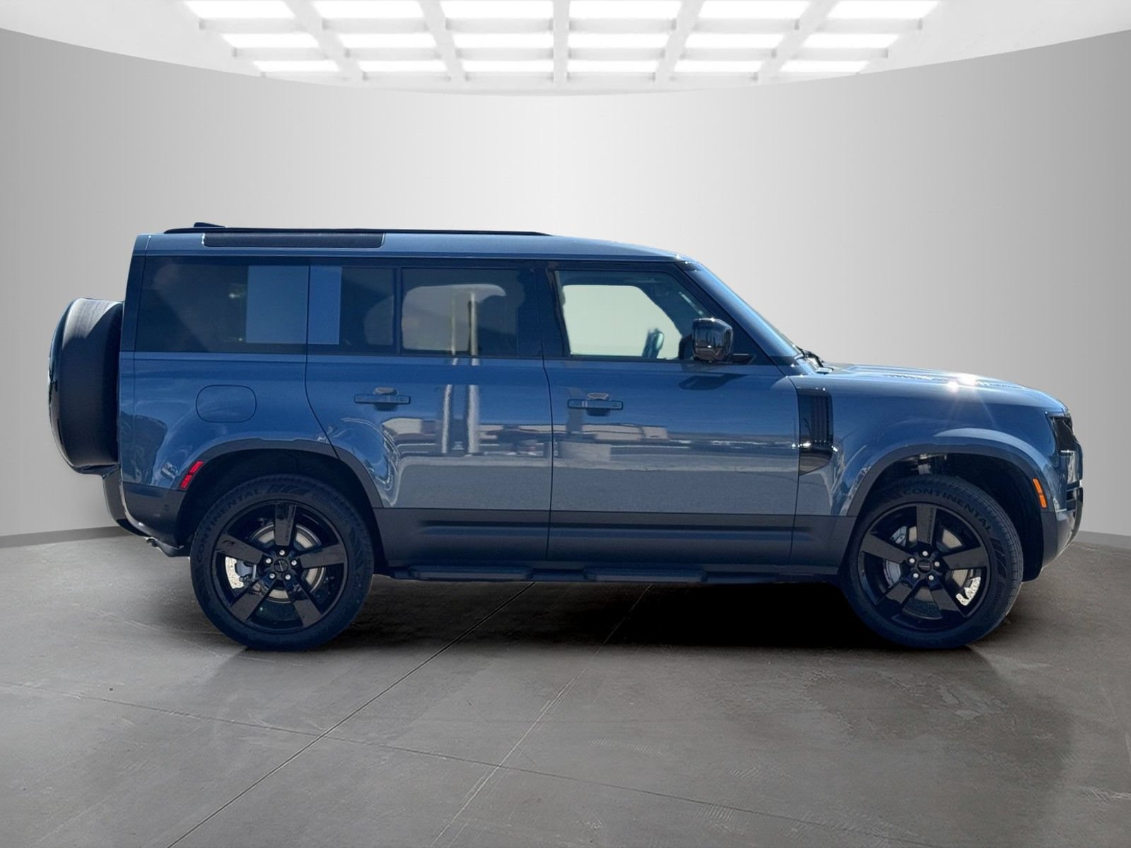 New 2026 Land Rover Defender 110 S AWD/4WD image 4
