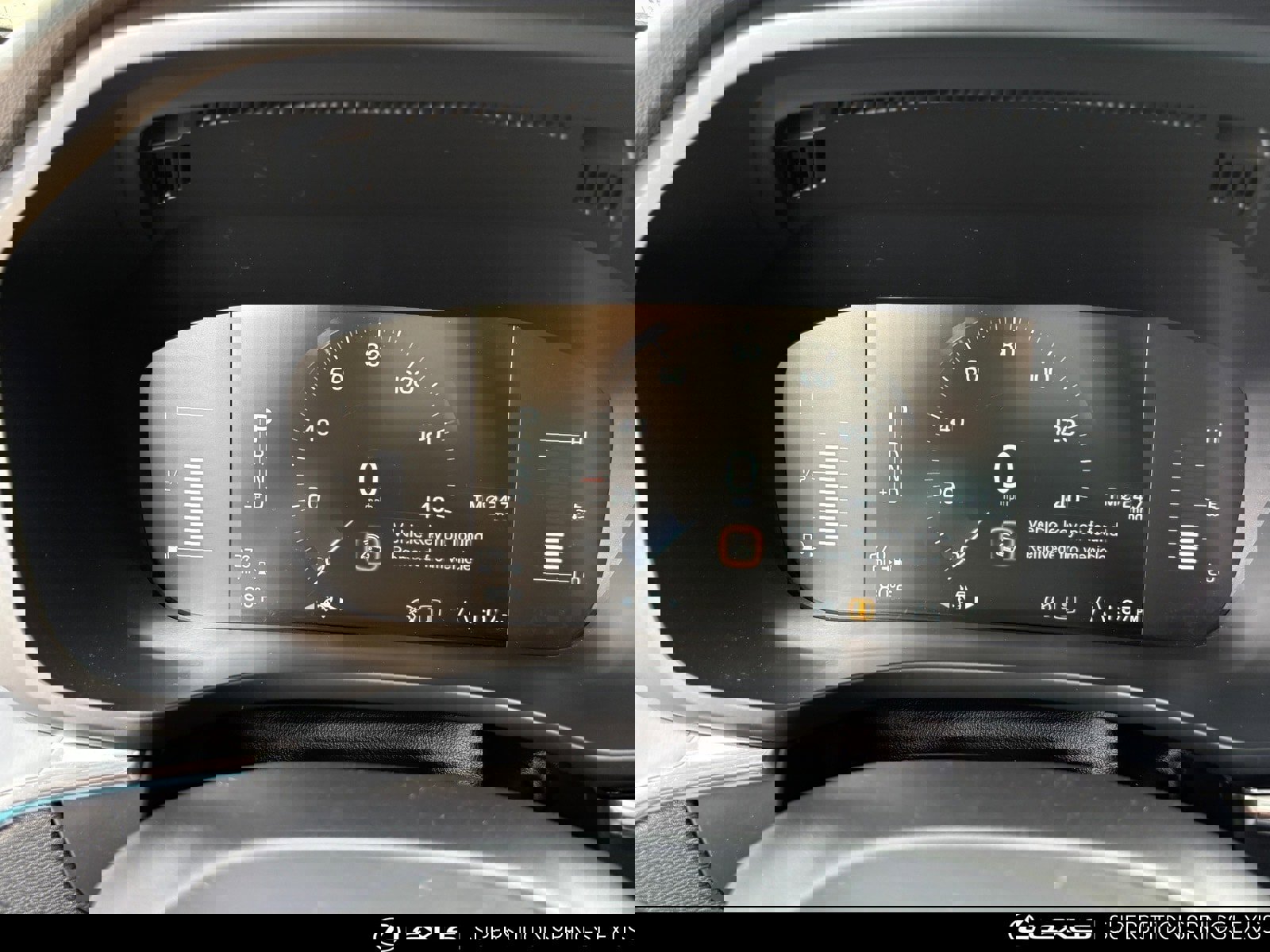 Used 2018 Volvo XC60 T5 Momentum w/ Convenience Package image 21