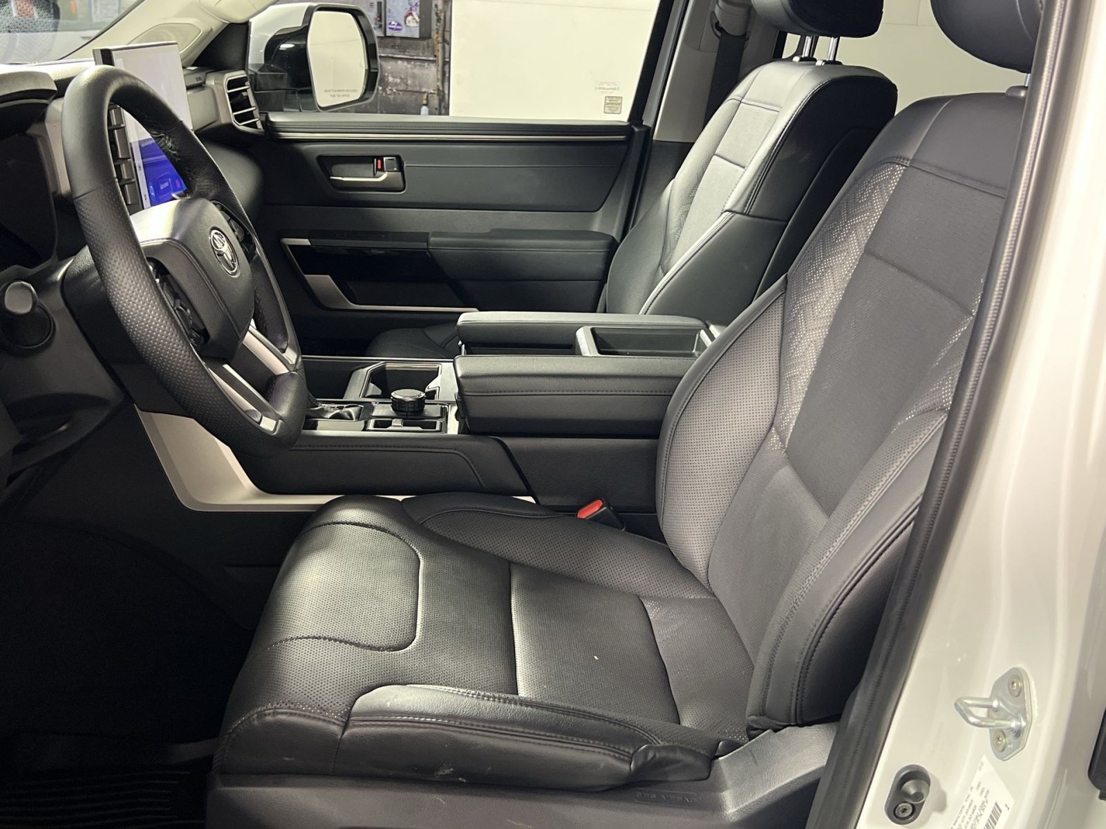 Used 2023 Toyota Tundra Limited AWD/4WD image 13