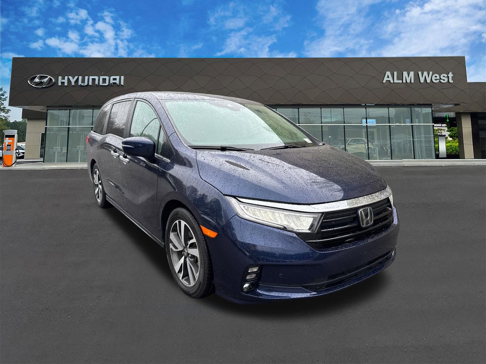 Used 2023 Honda Odyssey Touring image 3