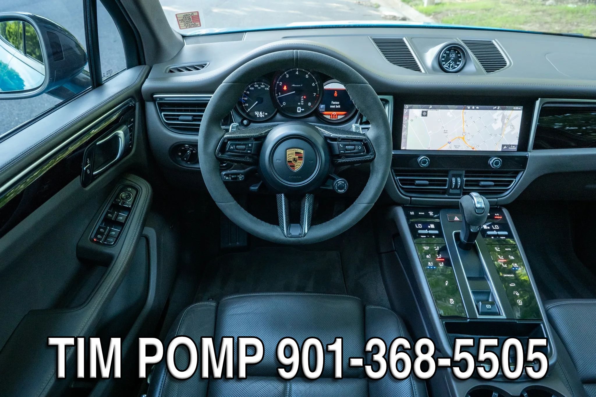 Used 2023 Porsche Macan Turbo w/ Premium Package AWD/4WD image 19
