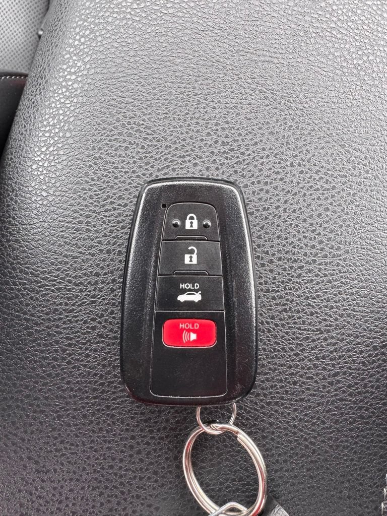 Used 2021 Toyota Camry XLE w/ Navigation Upgrade Package FWD image 33