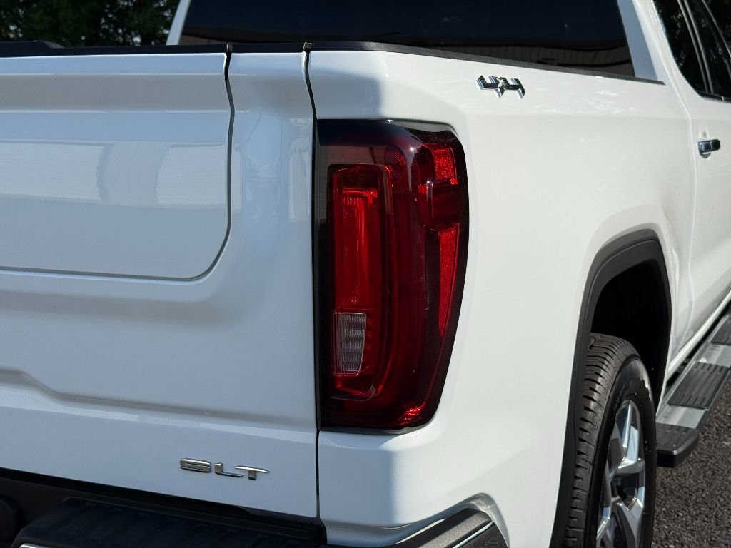 Used 2023 GMC Sierra 1500 SLT w/ SLT Premium Package image 9