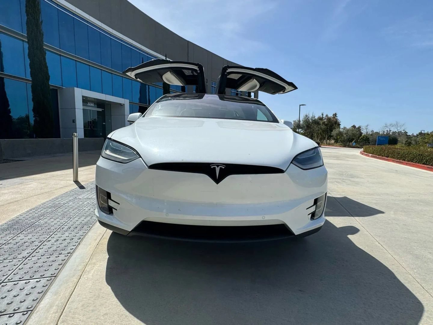 Used 2019 Tesla Model X Long Range AWD/4WD image 2