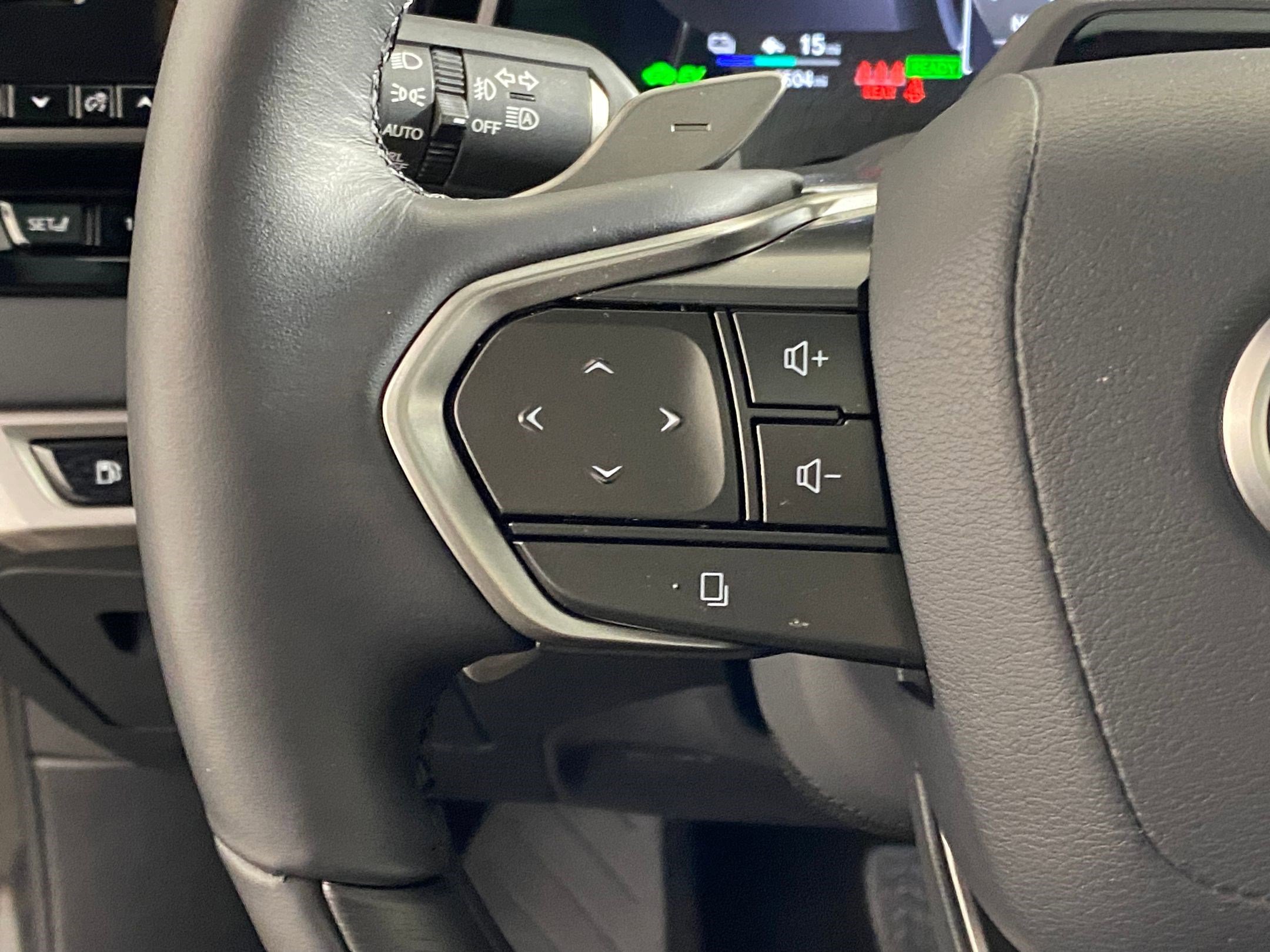 Used 2025 Lexus RX 450h AWD w/ Convenience Package image 18