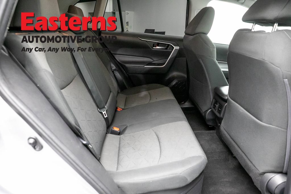 Used 2021 Toyota RAV4 XLE w/ XLE Grade Weather Package AWD/4WD image 25