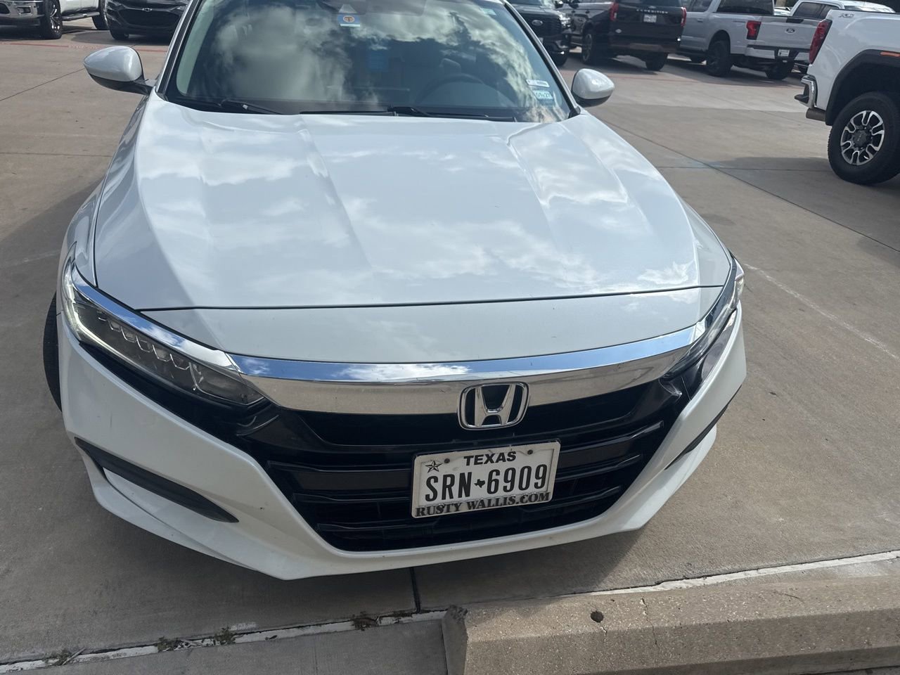 Used 2019 Honda Accord LX image 2