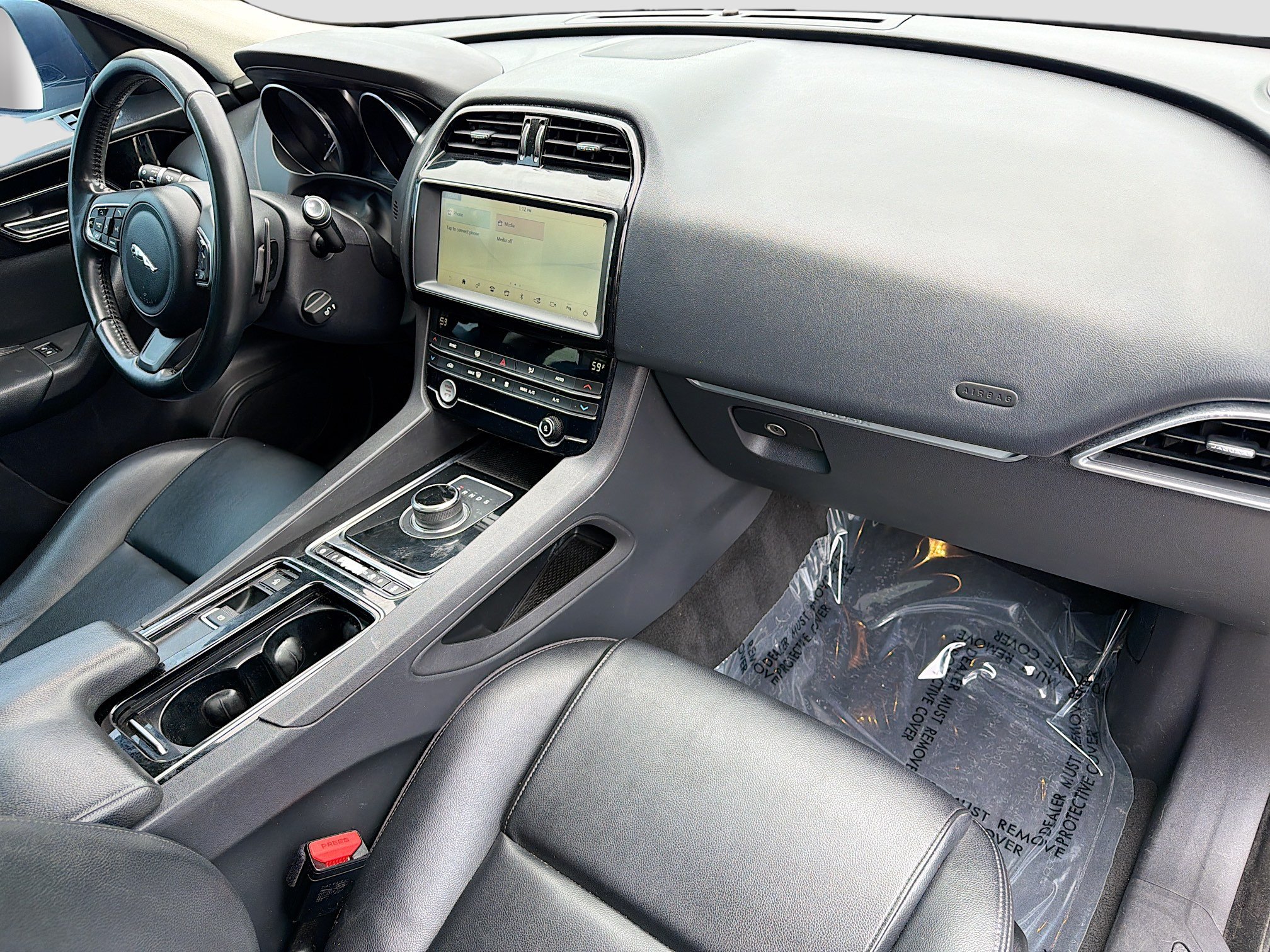Used 2020 Jaguar F-PACE AWD/4WD image 13