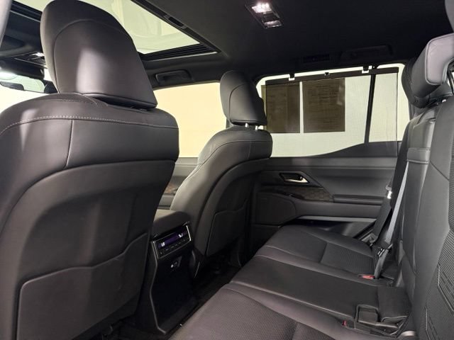 Used 2024 Lexus GX 550 w/ Accessory Package (Z1) AWD/4WD image 32