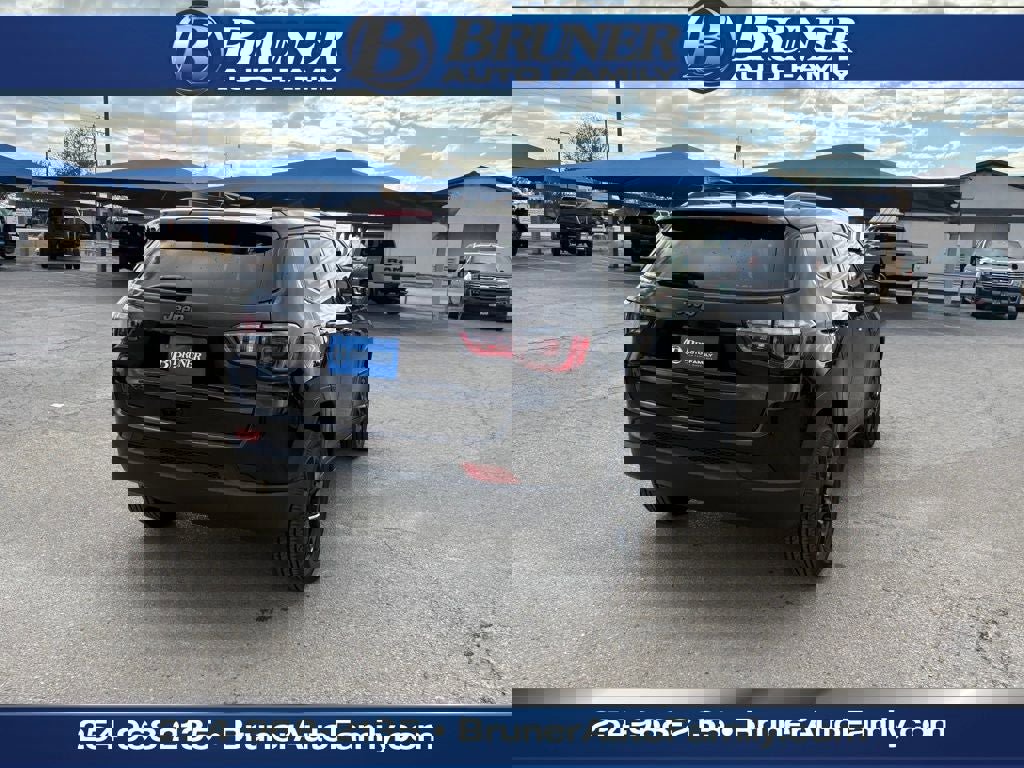 New 2026 Jeep Compass Latitude image 5