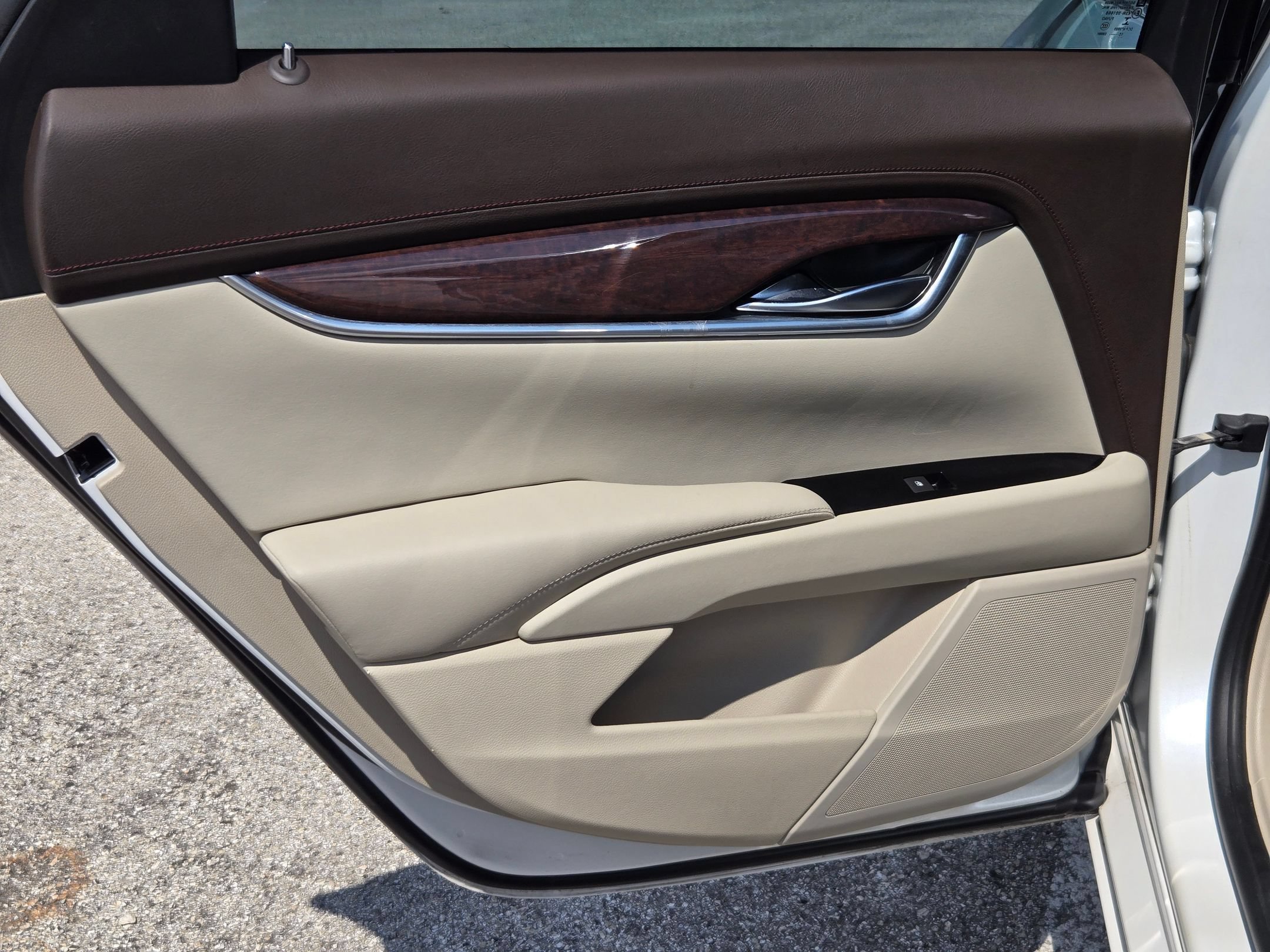 Used 2016 Cadillac XTS Luxury w/ Driver Awareness Package FWD image 15