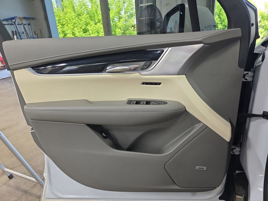 Used 2025 Cadillac XT6 Premium Luxury w/ LPO, Floor Liner Package AWD/4WD image 25