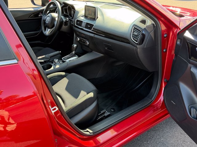 Used 2015 MAZDA MAZDA3 i Touring w/ Technology Package FWD image 26