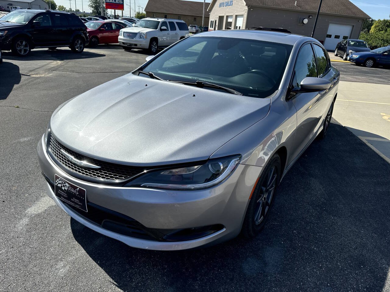 Used 2015 Chrysler 200 S w/ Navigation & Sound Group I FWD image 5