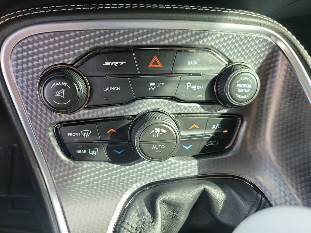 Used 2015 Dodge Challenger SRT Hellcat image 31