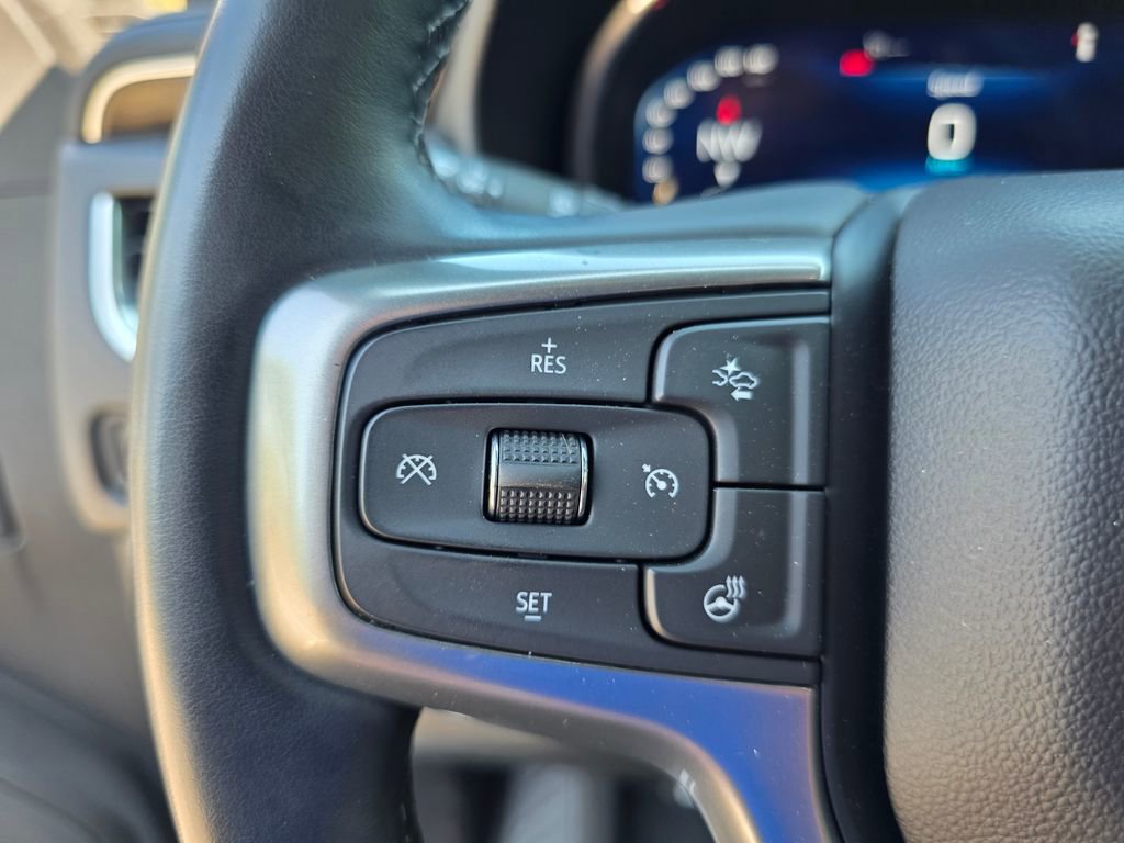 Used 2023 Chevrolet Suburban Premier image 24