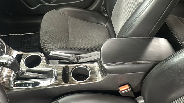 Used 2015 Chevrolet Malibu LT image 30