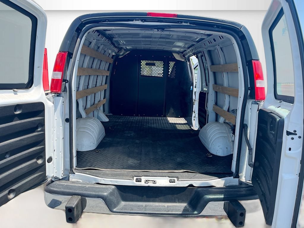 Used 2025 Chevrolet Express 2500 w/ Driver Convenience Package RWD image 24