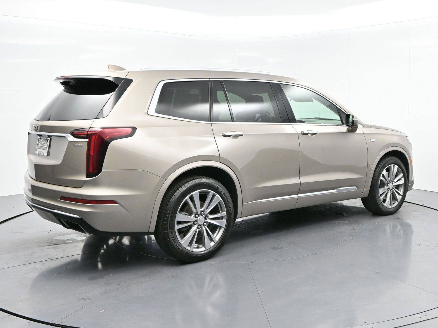 Certified 2022 Cadillac XT6 Premium Luxury image 7