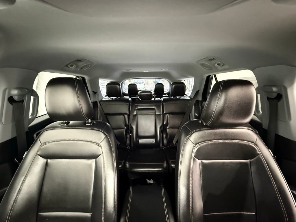 Used 2022 Ford Explorer XLT w/ Equipment Group 202A image 33