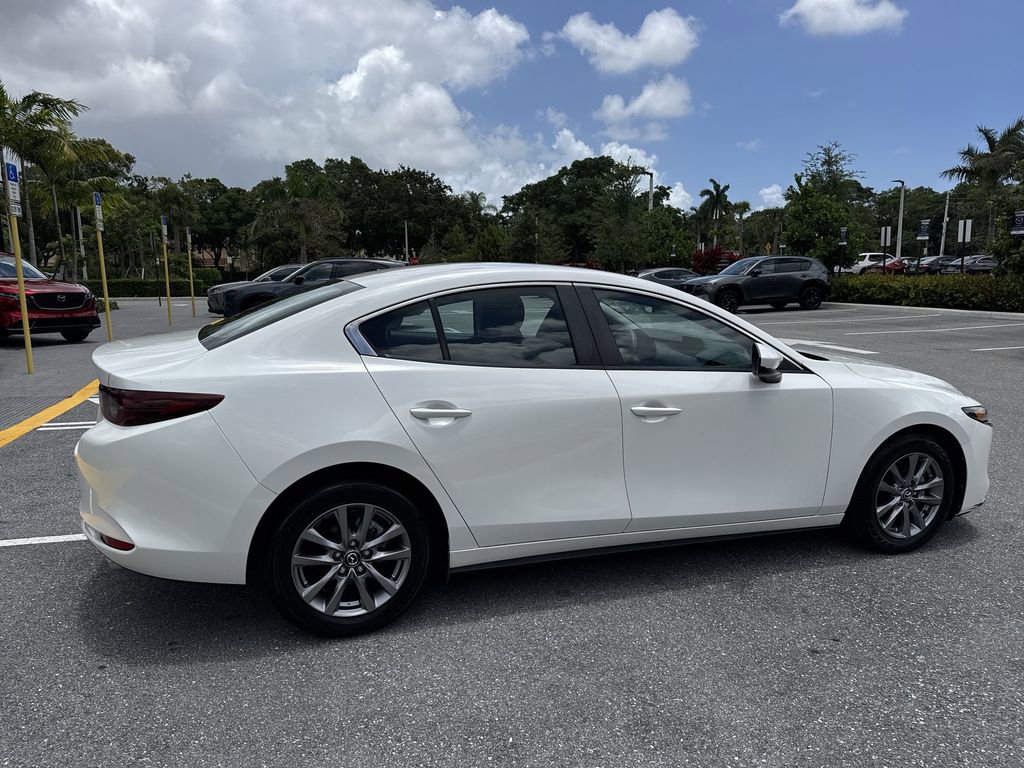 Used 2020 MAZDA MAZDA3 Sedan FWD image 4