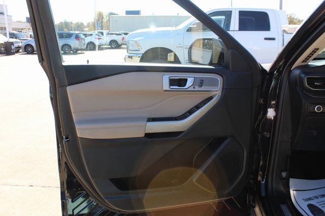 Used 2023 Ford Explorer Limited image 8