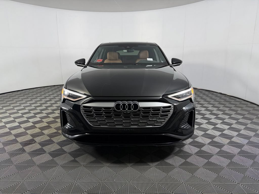 Used 2024 Audi Q8 e-tron Premium Plus AWD/4WD image 11